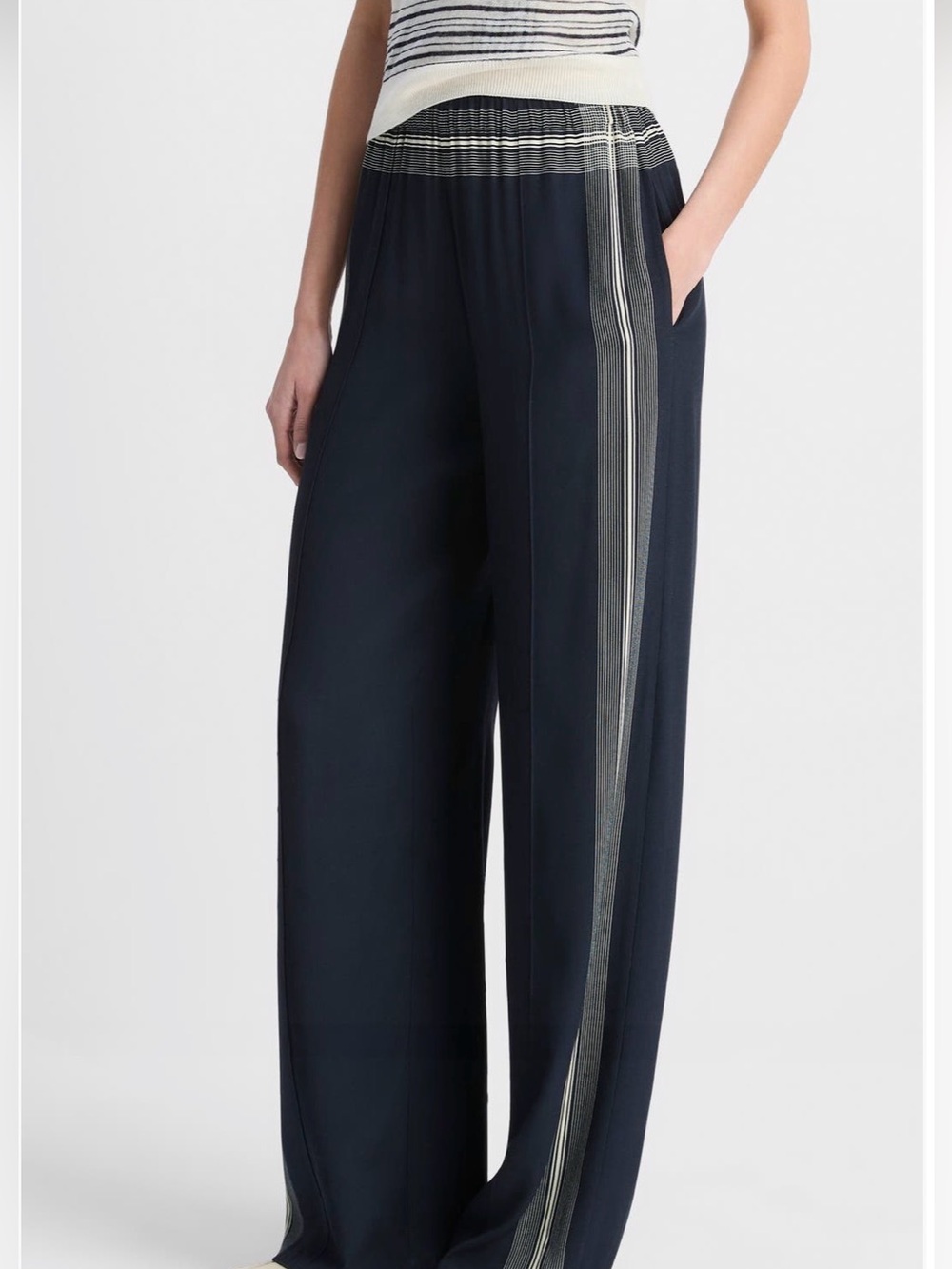 Vince Handkerchief Stripe Wide Leg Pull
On Pants Coastal Blue & Pale Canyon XS